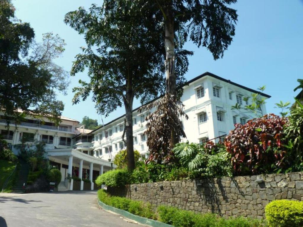 Hotel Suisse Kandy Exteriör bild