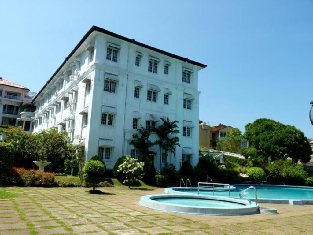 Hotel Suisse Kandy Exteriör bild